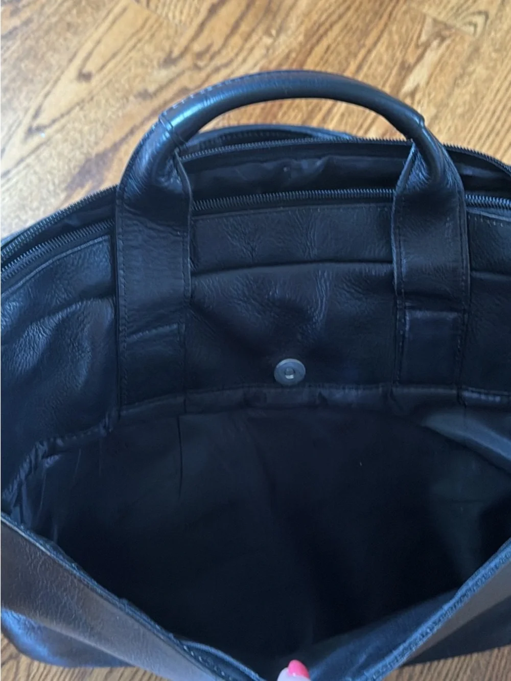 Keneth Cole classic black